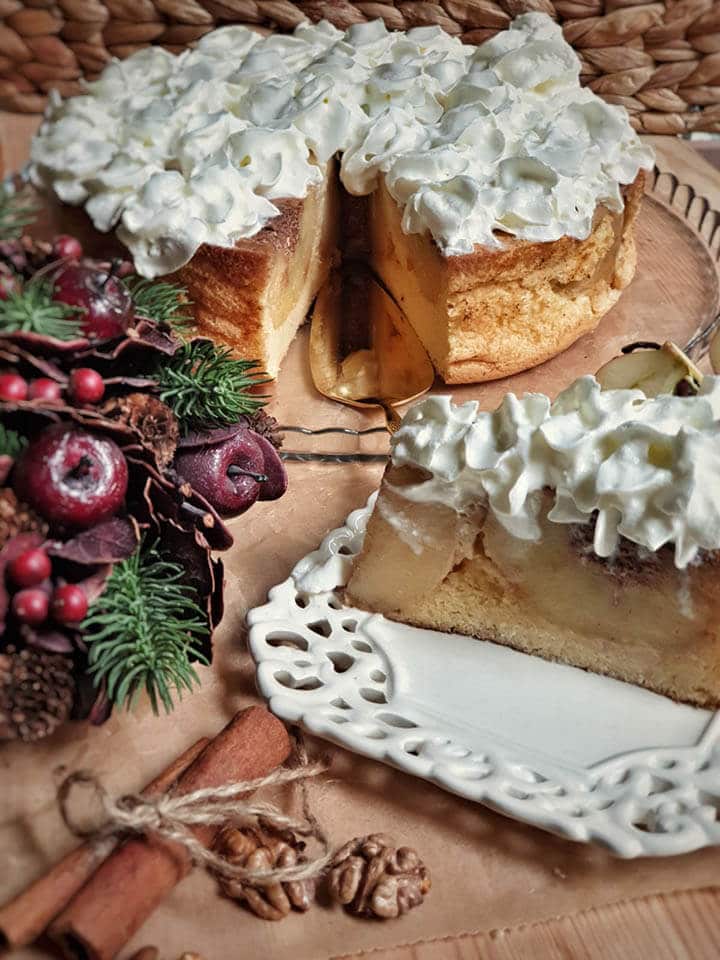 Колач со јаболка