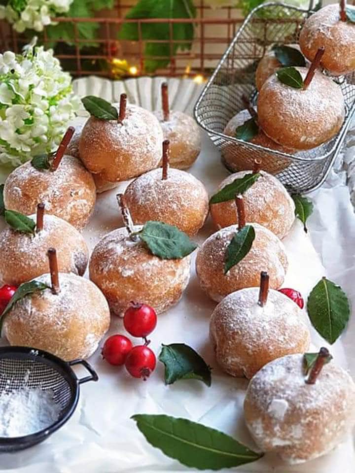 Крофни со јаболка