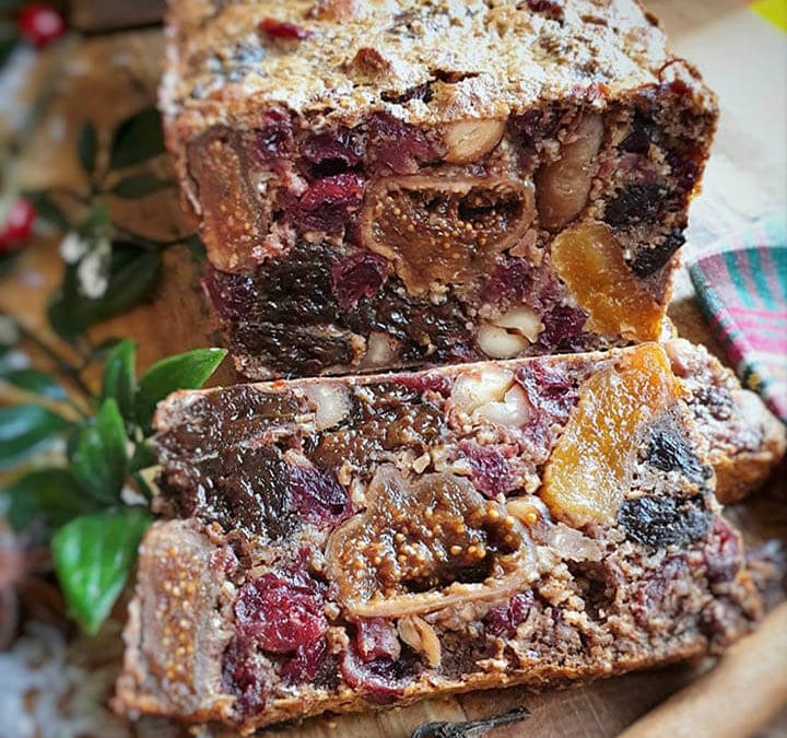 Новогодишен колач со суво овошје