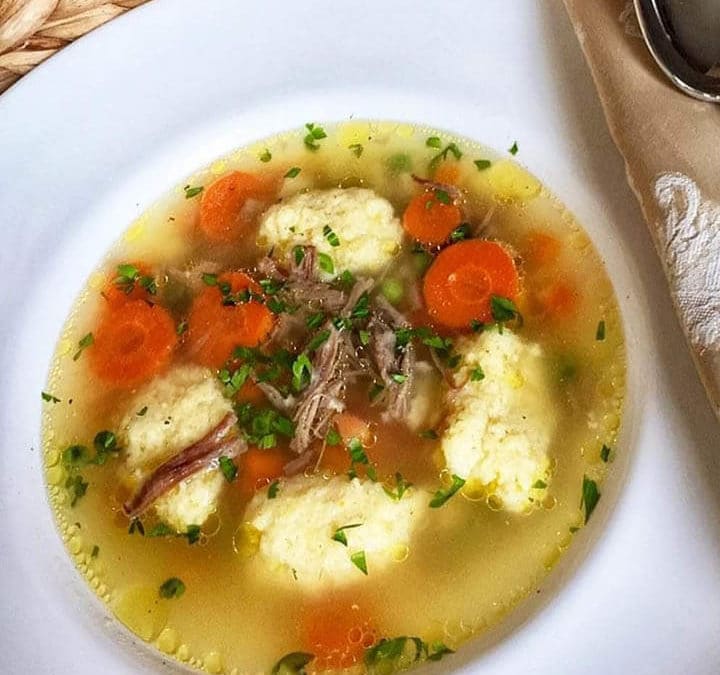 Телешка супа со кнедли