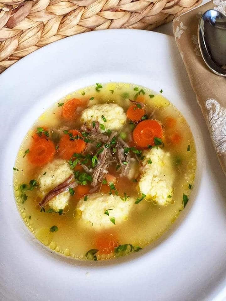 Телешка супа со кнедли