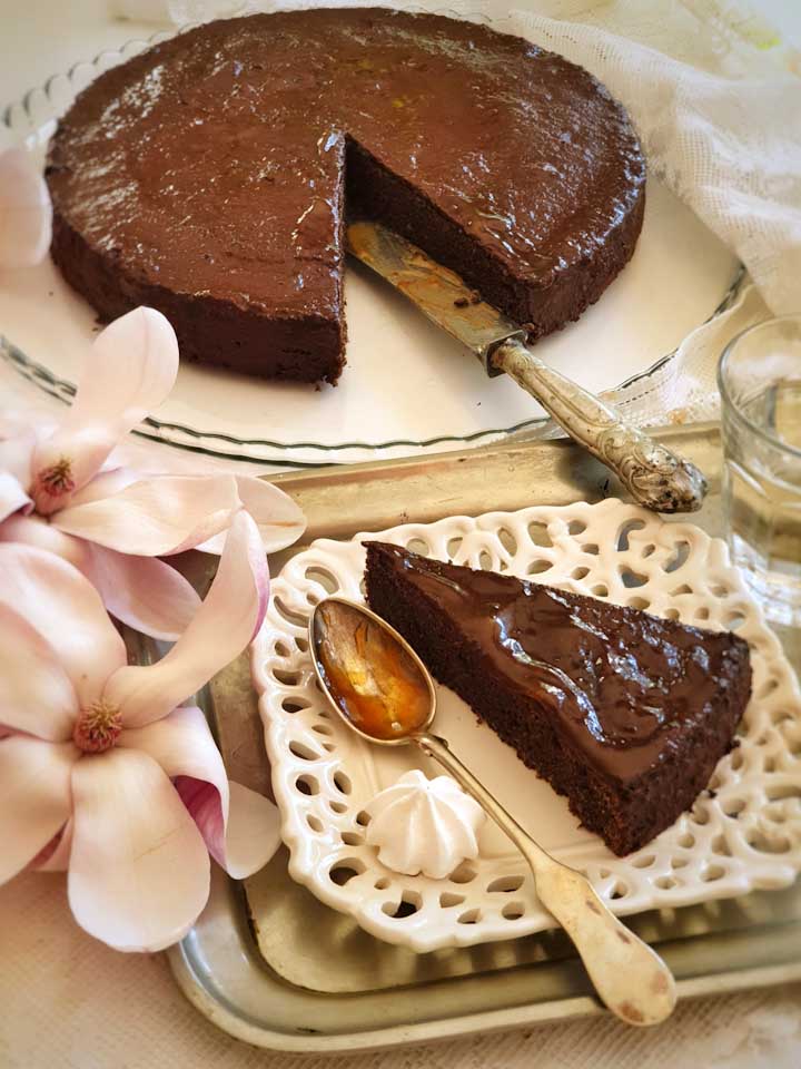 Ретро торта со афион